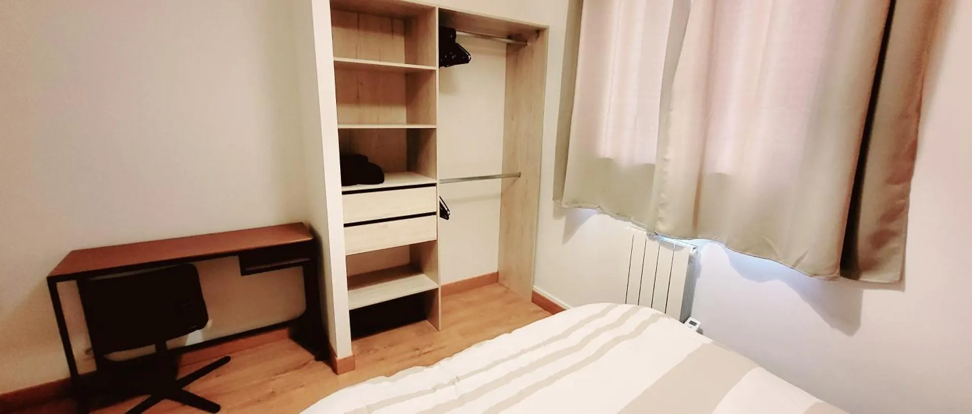 Spacious Apartment, Center Vannes Appartamento